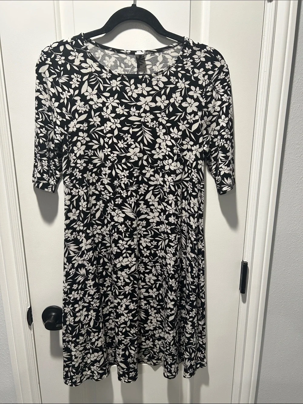 old navy black and white floral dress Notations Woman Mini dresses Look and feel effortlessly flattering in this Odette Dress from Levis Old Navy Womens Black &